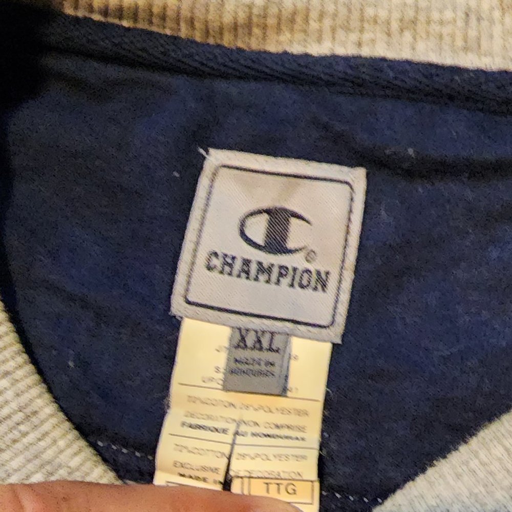 Vintage Champion Sweatshirt - Picture 3 of 3